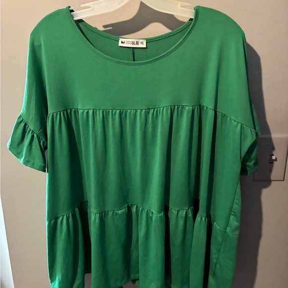 Kelly Green Peplum Top - Picture 3 of 5